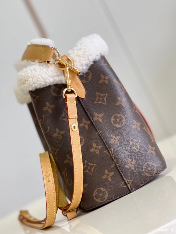 BB NÉONOÉ LOUIS VUITTON 0816